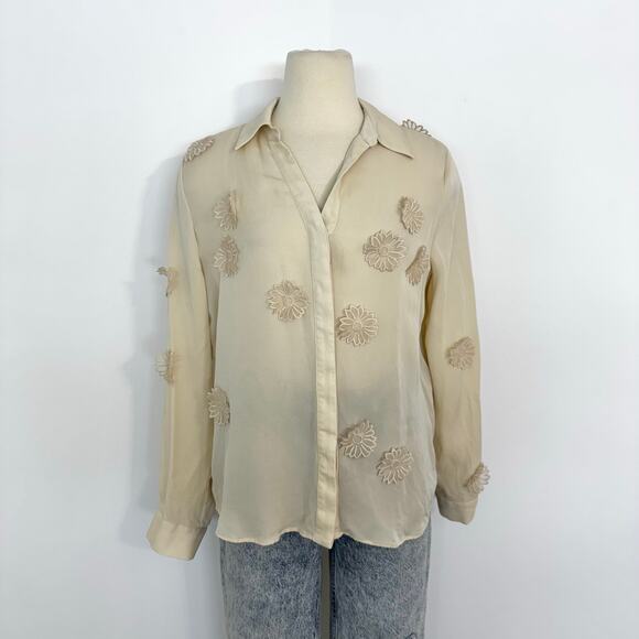 Elie Tahari Silk Button-Down Shirt Jaslynn 3D Floral Applique Blouse Top Cream M - Picture 2 of 10